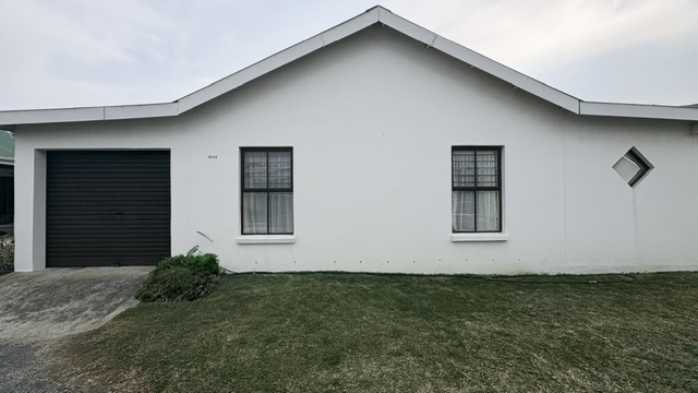 2 Bedroom Property for Sale in Sandbaai Western Cape